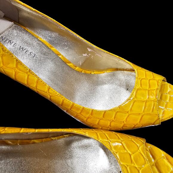 Nine West Liatriso Peep Toe 4" Heel 8M Yellow Snake Print - Picture 3 of 8